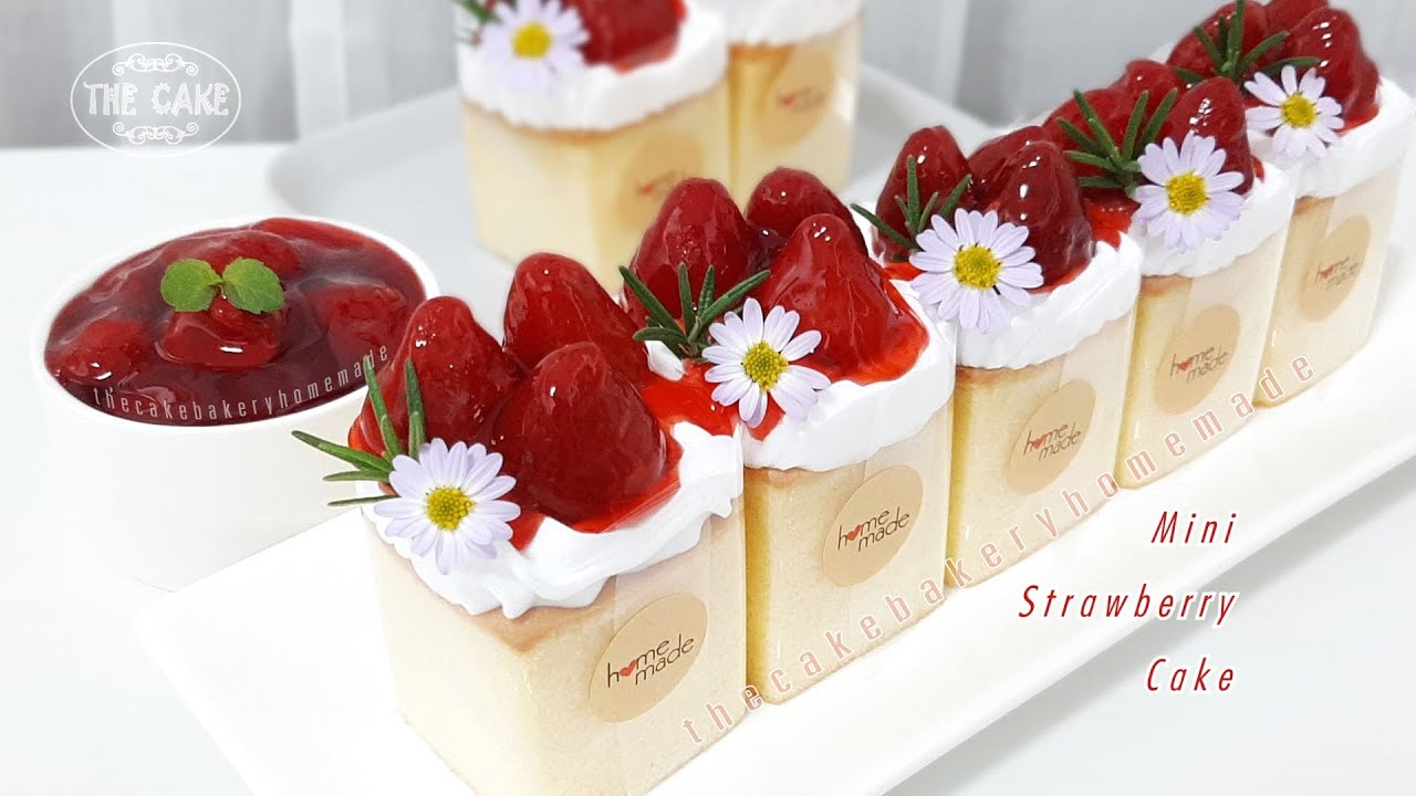 Mini Strawberry Cake and Strawberry Sauce / มินิเค้กสตอเบอรี่ พร้อมวิธีทำซอสสตอเบอรี่ : By The Cake