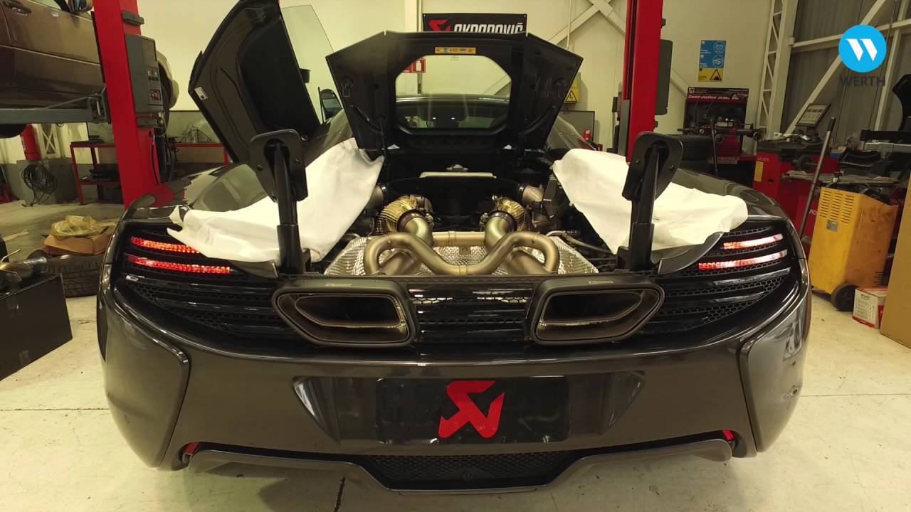 Akrapovic McLaren 650S Spider v/s Stock