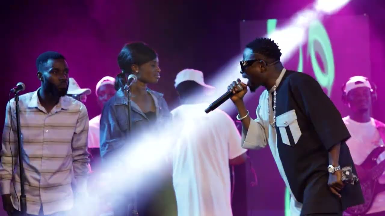 BRODA SAMMY MASSIVE PERFOMANCE WITH MESDUAH BAND