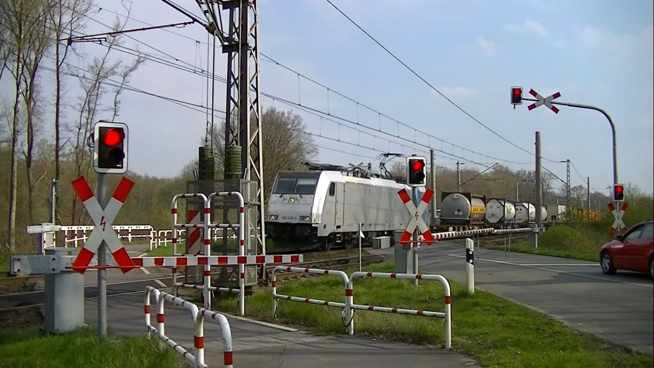 Spoorwegovergang Elten (D) // Railroad crossing // Bahnübergang