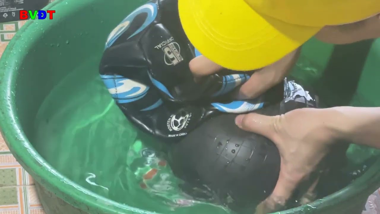 CÁCH VÁ LỖ THỦNG QUẢ BÓNG ĐÁ, BÓNG CHUYỀN | HOW TO PATCH HOLES IN SOCCER BALLS AND VOLLEYBALLS