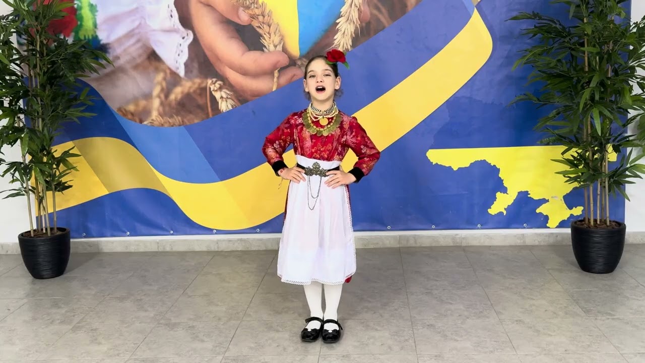 Варвара Трандафілова, 8 років. Болгарська народна пісня «Залюбила е малка мома голям ерген».