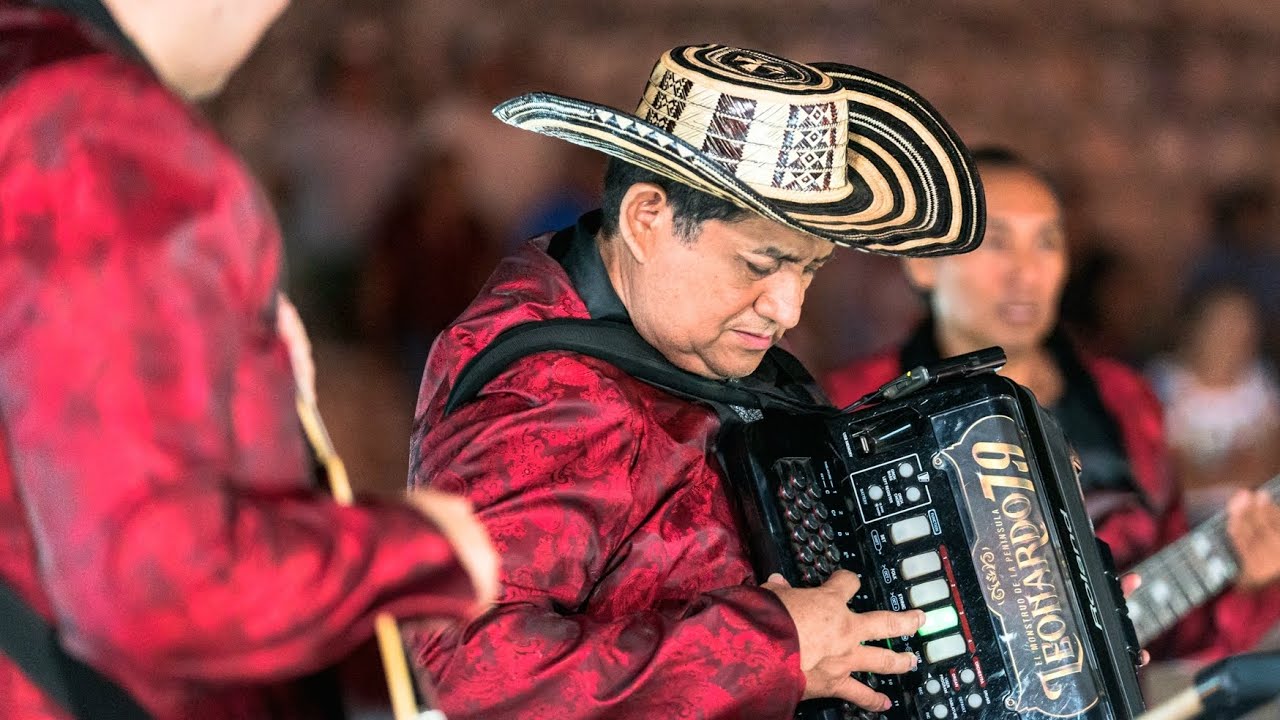 LEONARDO 79 POPURRÍ COLOMBIANO