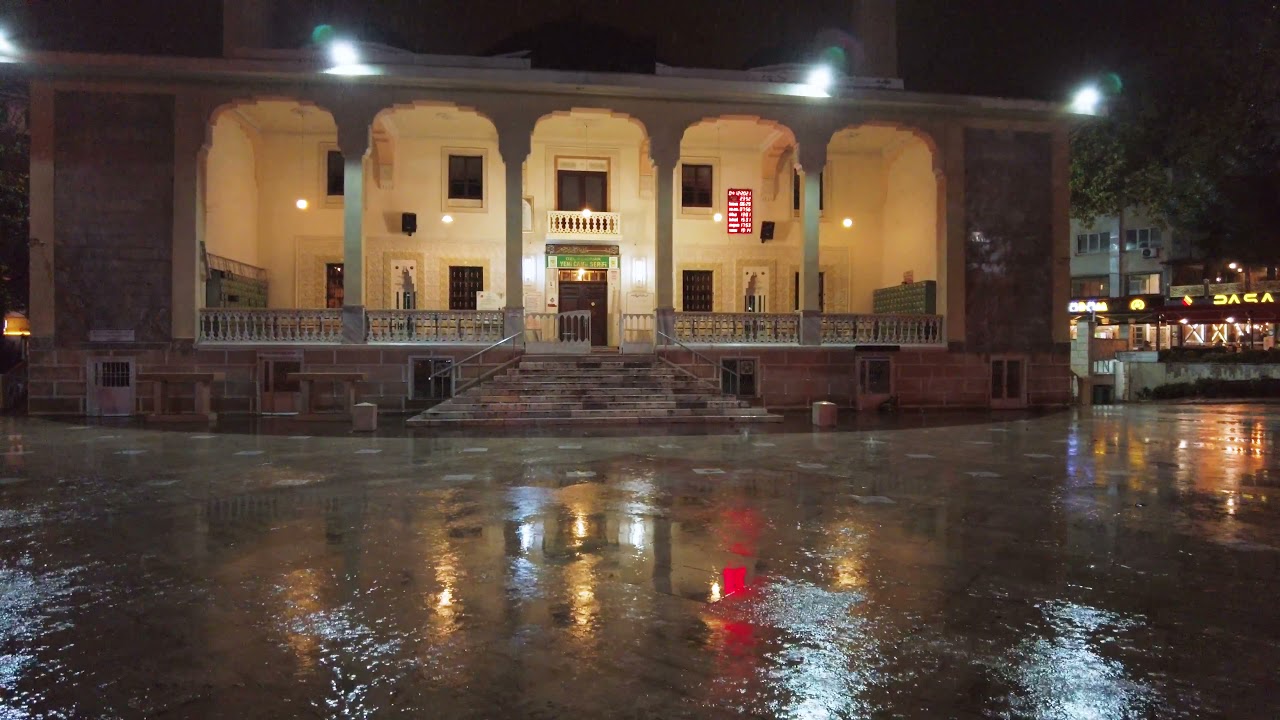 Denizli'de Yağmurlu Bir Gece Yürüyüşü - 4K Türkiye