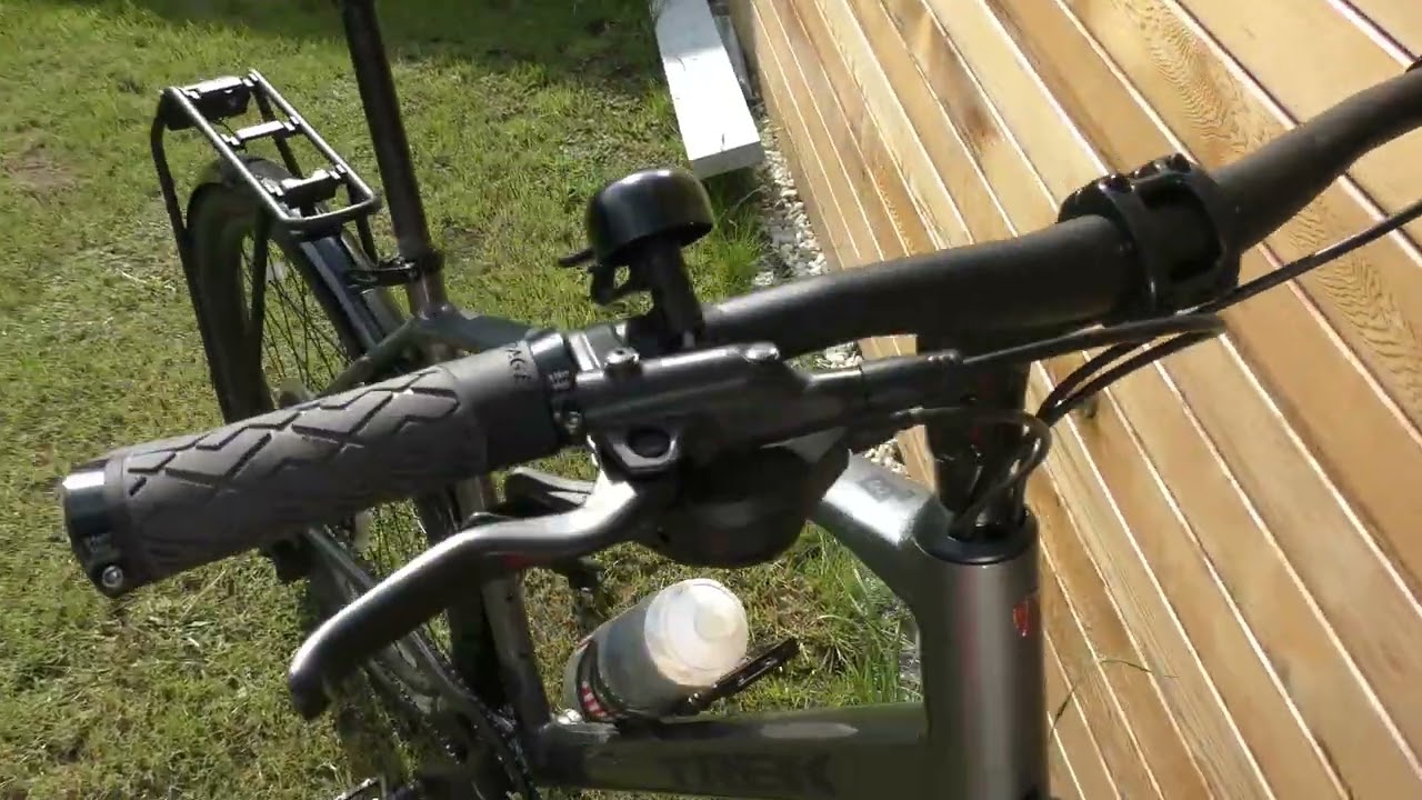 TREK DUAL SPORT 3 EQUIPPED HYBRID BIKE 2024   GALACTIC GREY  01