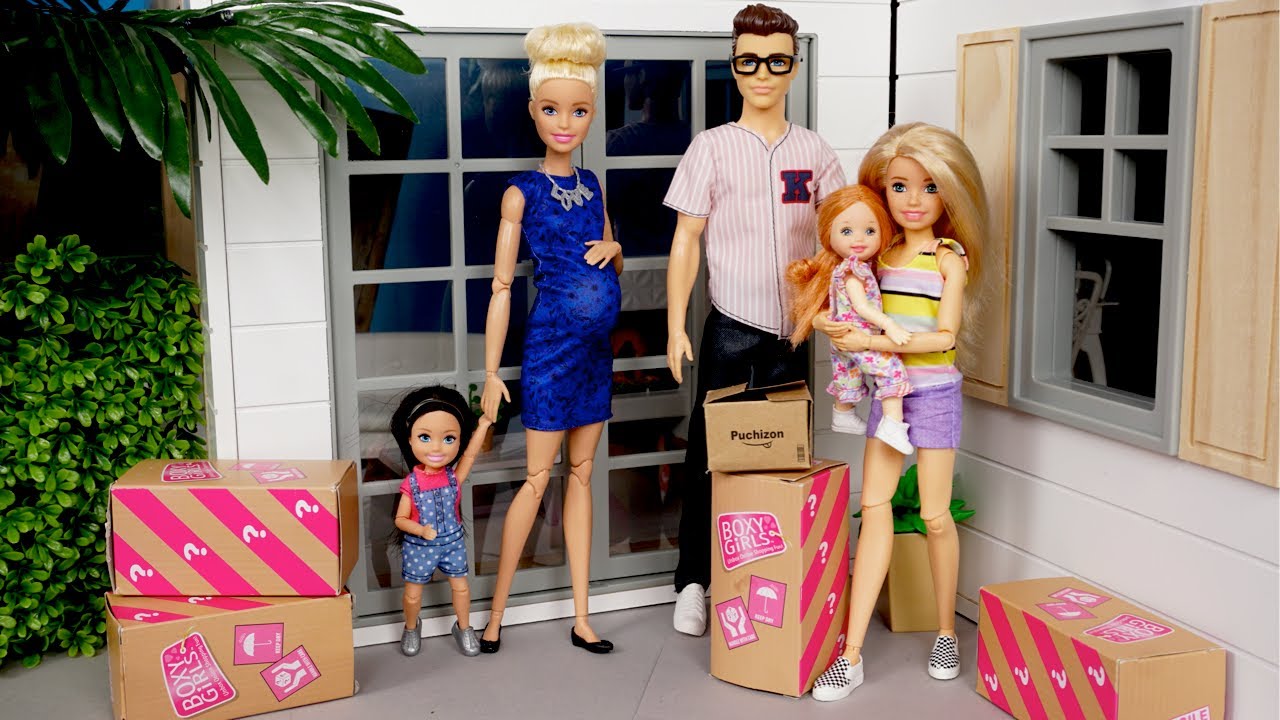 Familia Roberts se Mudan a la Nueva Casa de Mu&ntilde;ecas Barbie