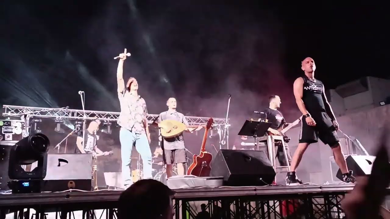 ΚΟΙΝΟΙ ΘΝΗΤΟΙ - Του κόσμου οι λαοί (live)