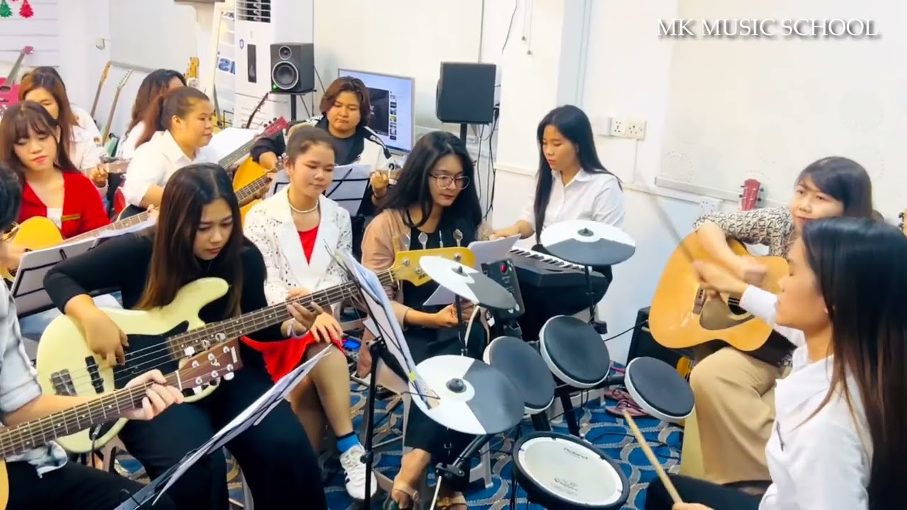 (လတ်တီး) Guitar Class မှကျောင်းသူကျောင်းသားများ အပျော်လေးစုတီးဖြစ်တဲ့သီချင်းလေးပါရှင့်
