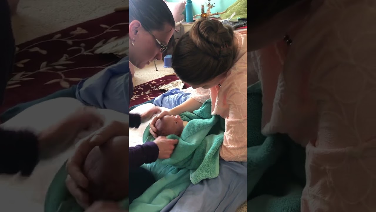 ROLE PLAY: Normal Birth with Precipitous Labor, UNWRAPPING NUCHAL CORD