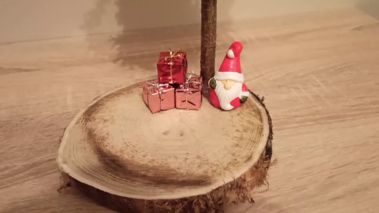 DIY- Choinka z szyszek (how to make a Christmas tree) | Sochasia