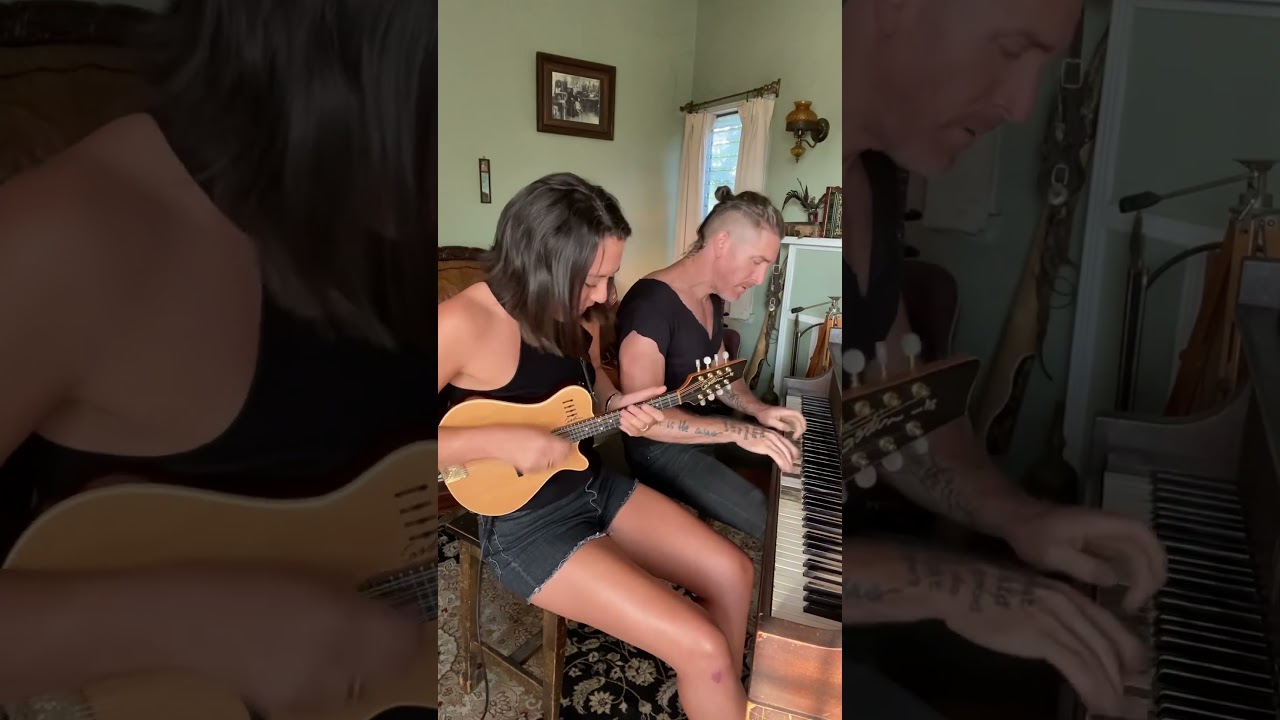 Just having fun and making it up as we go! Eva Scow is such a great mandolin player!￼