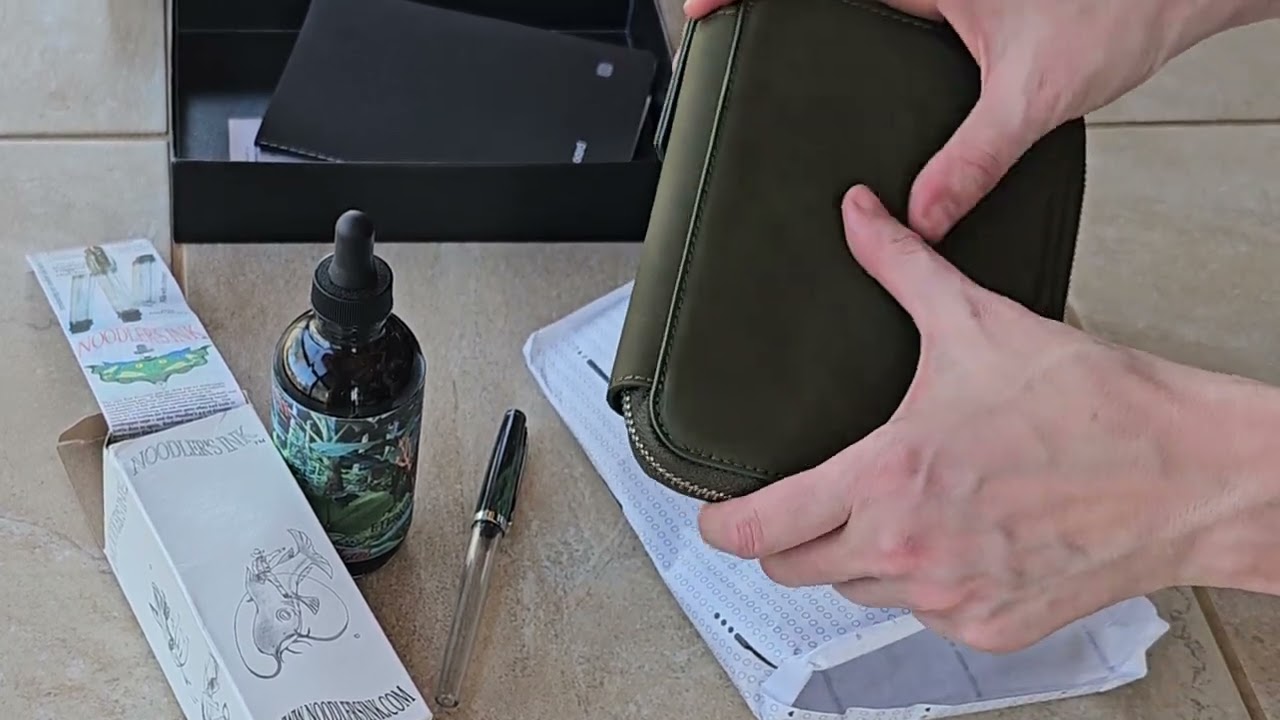 Pulp addiction Unboxing - new pen, ink and pen holder.