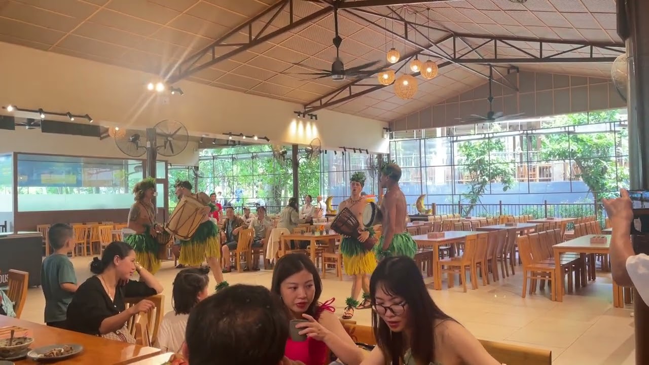越南富國島 樂園餐廳 舞蹈秀