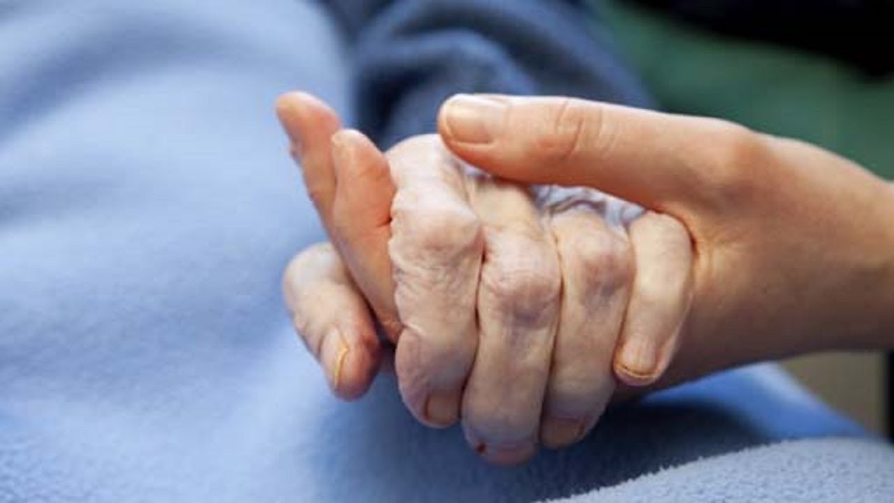 Visiting the Sick - An Act of Worship - Mufti Menk