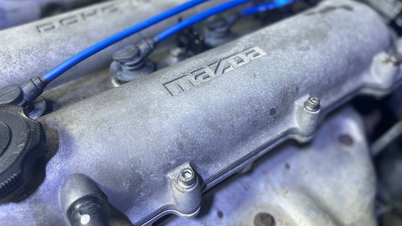 HELP I BROKE A BOLT - How to Remove a Broken Valve Cover Bolt Miata