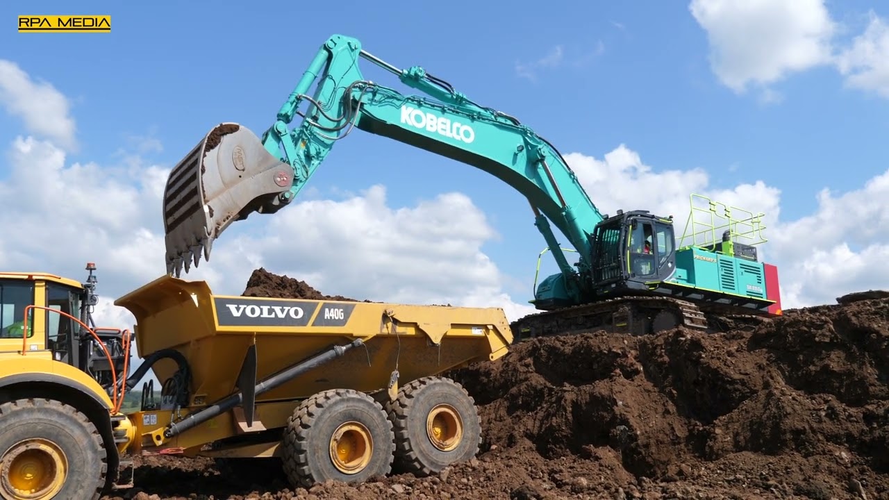 NEW Kobelco SK850 moving dirt