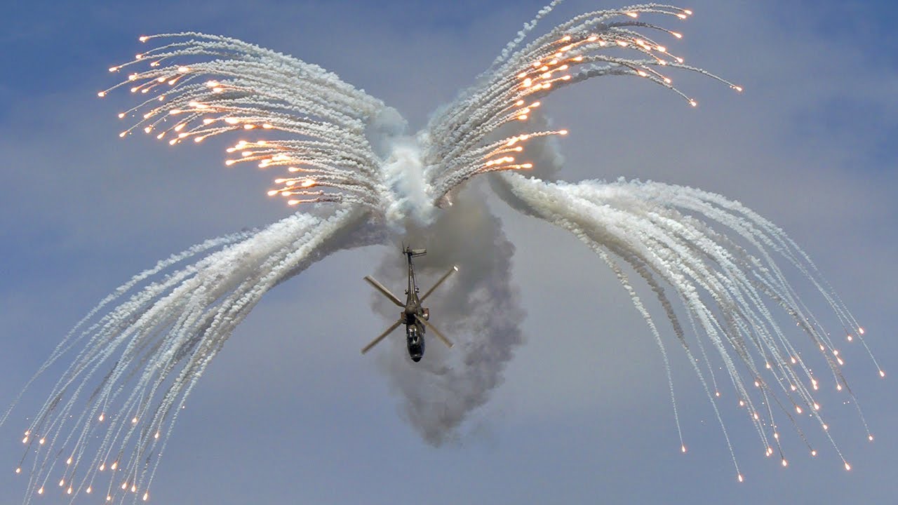 Super Puma / Cougar 2024 Arbon Classics ganzes Helikopter Display mit Flares