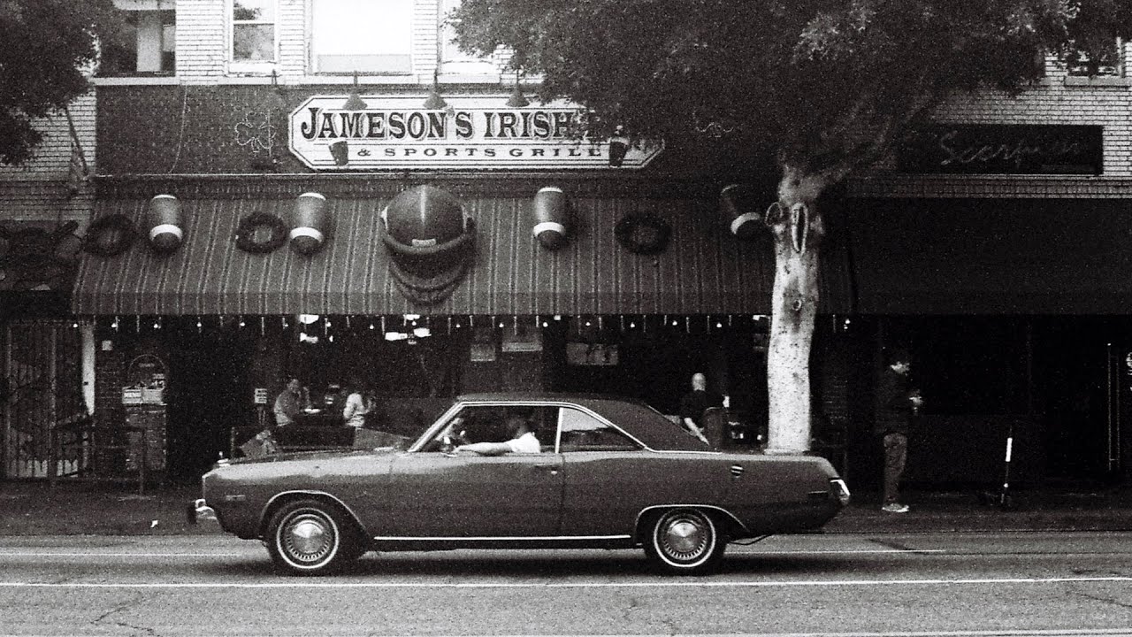 Black & White Street Photography in LA [Kodak Tri-X 400]