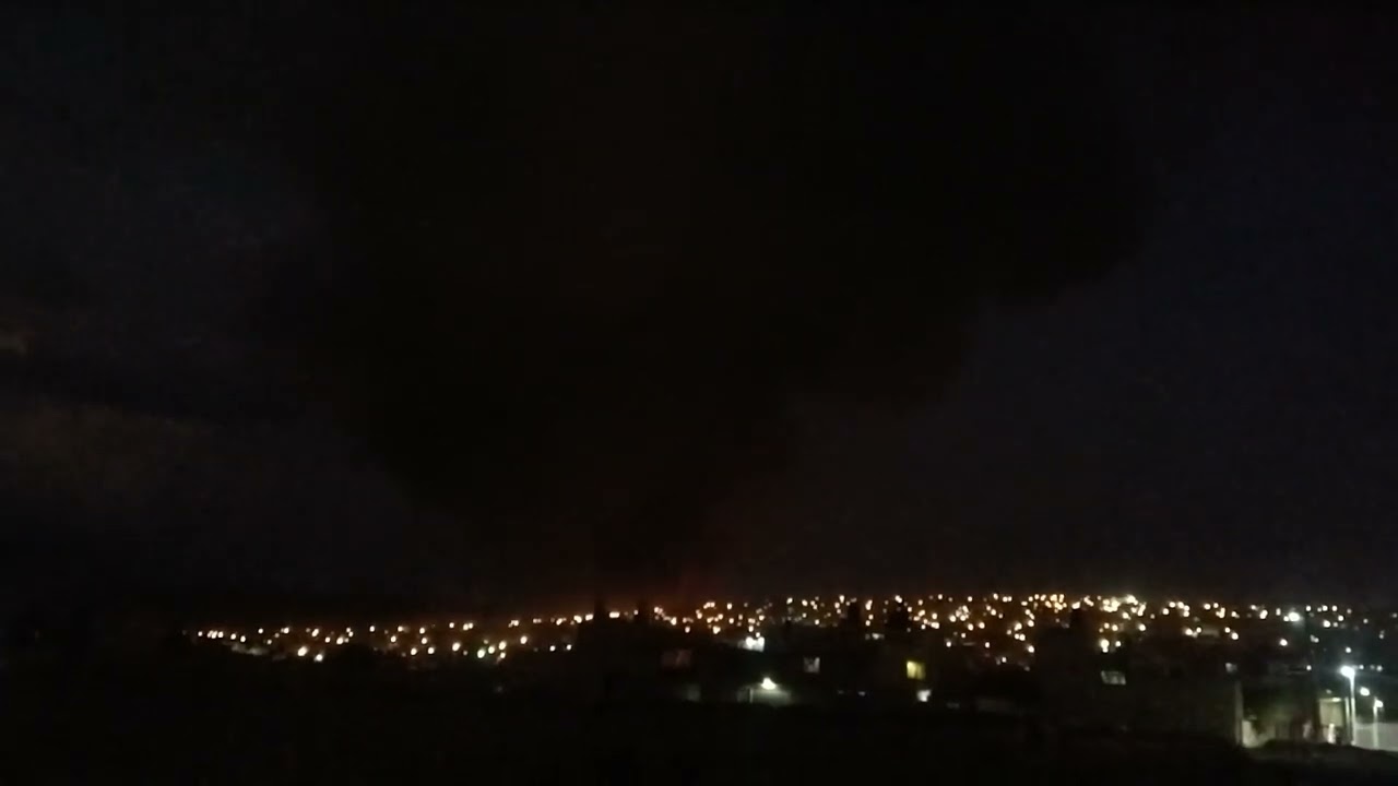 Densa columna de humo vista desde Chicoloapan. 28/05/2022