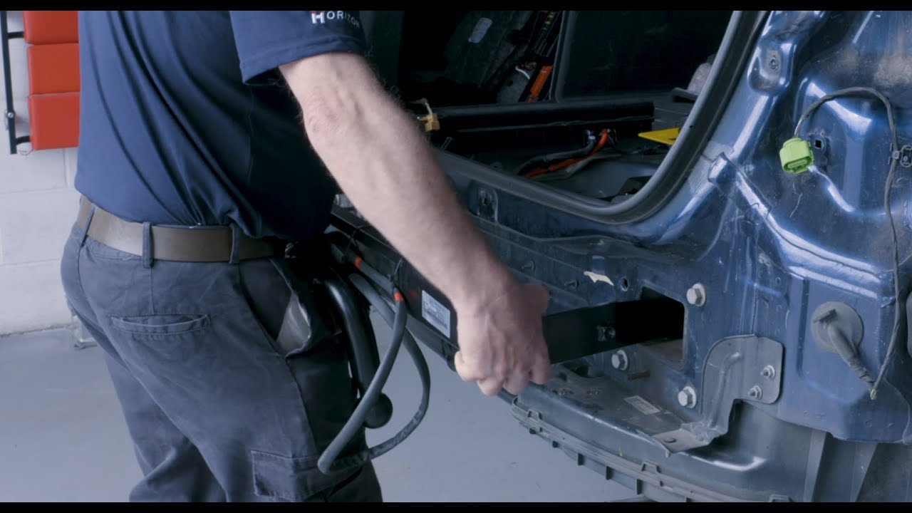 Westfalia Automotive - Retractable towbar R12