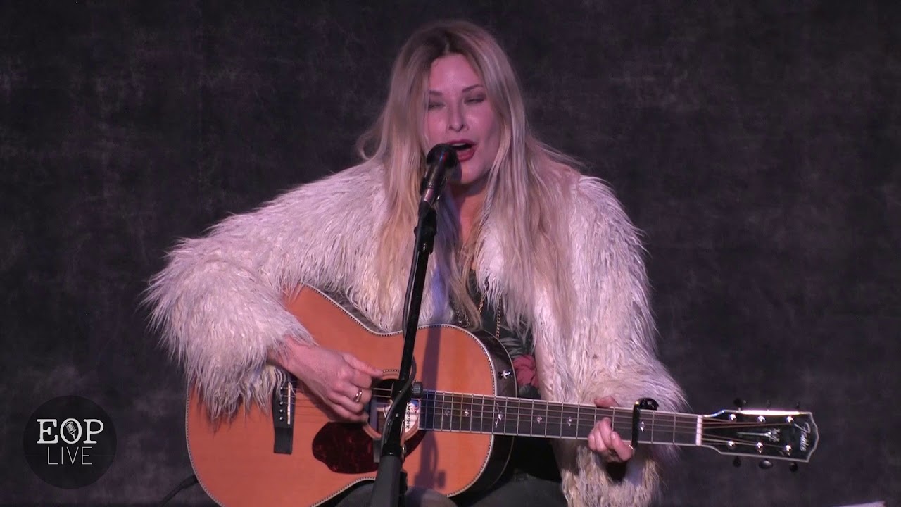 Elizabeth Cook 