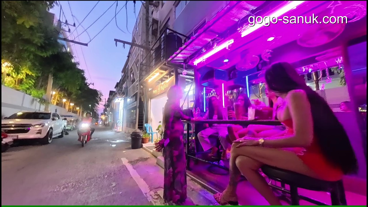 Evening & Night Walk on Beach Road Soi 6/1 🌆🌙 | Pattaya 🇹🇭 #ladyboy
