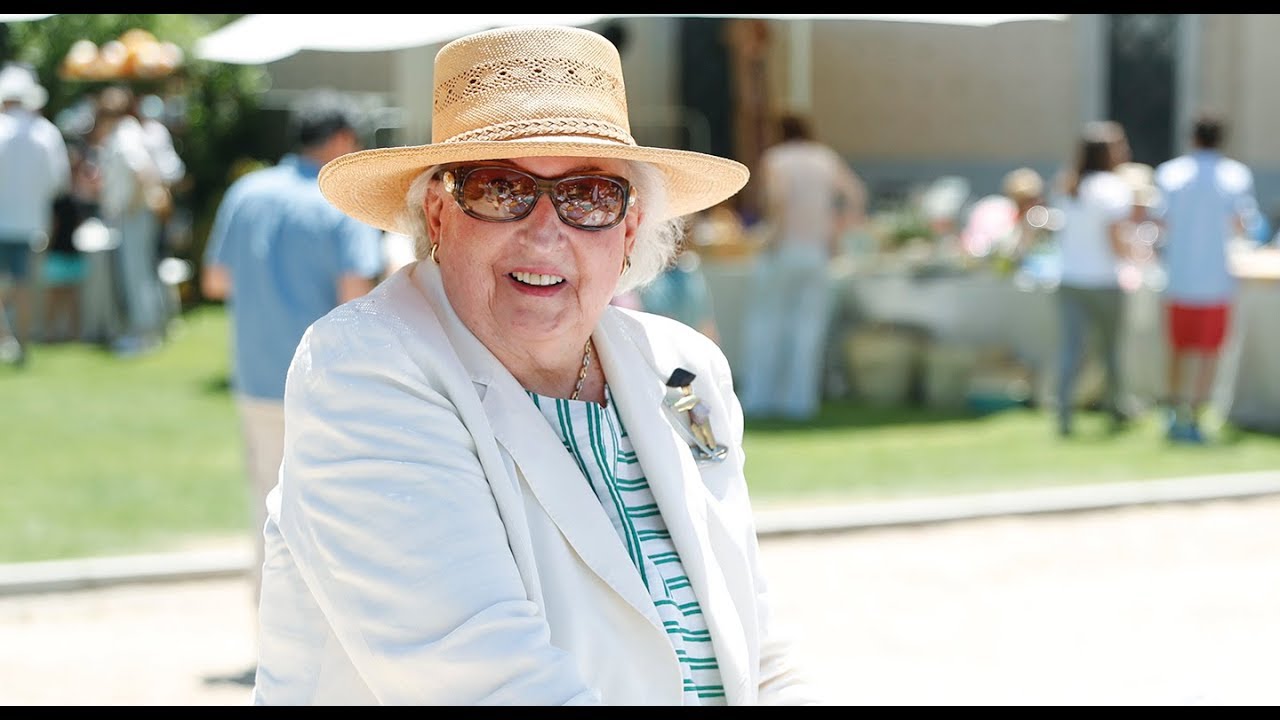 Doña Pilar de Borbón disfrutando del 'Family Day de Nuevo Futuro' | Diez Minutos