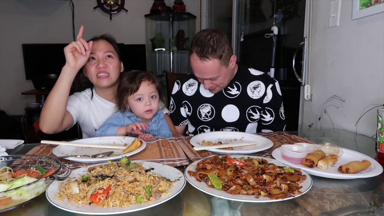 Vlog 1231 ll BỮA CƠM GIA ĐÌNH TRÊN ĐẤT MỸ- JADE KỂ CHUYỆN GẶP GIẤC MƠ BỊ NHỆN CẮN