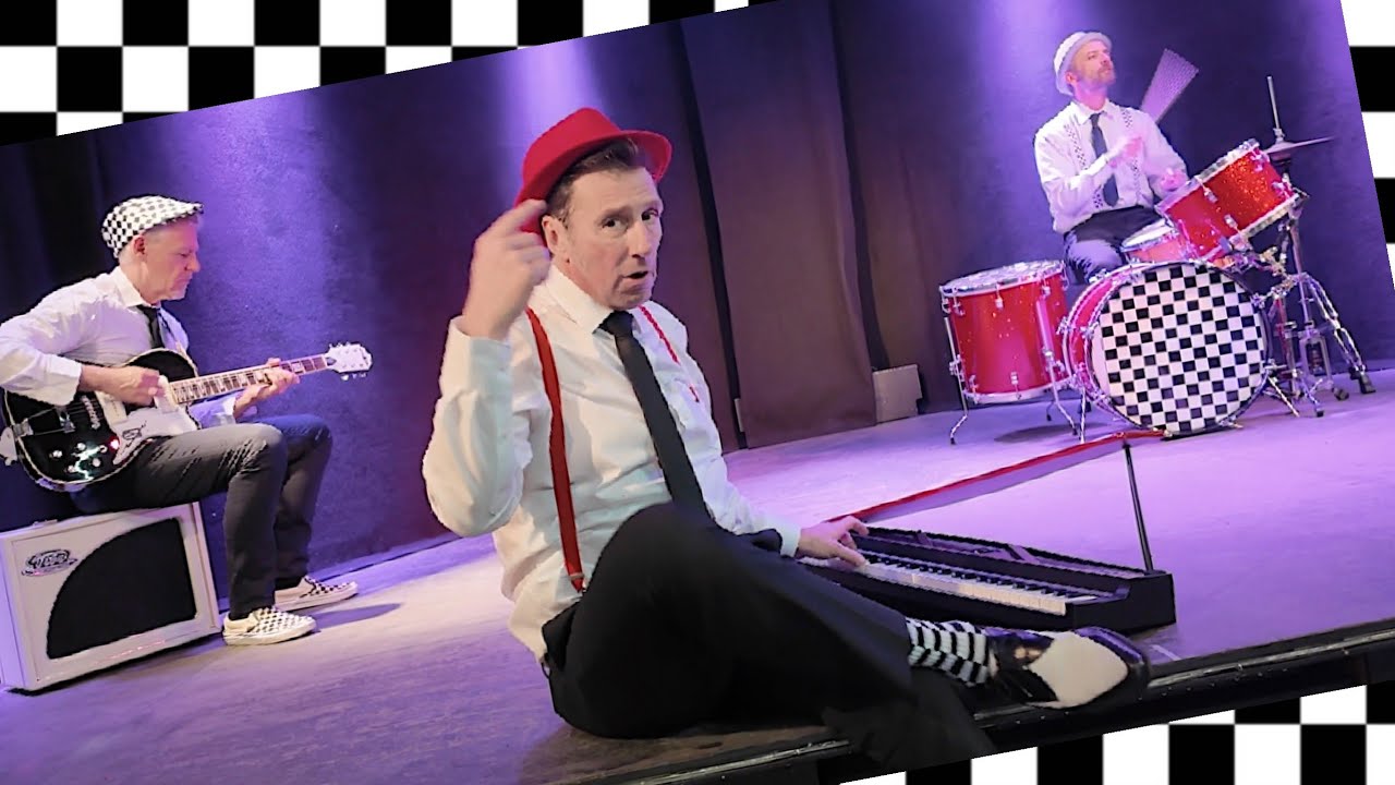 DON'T MESS AROUND WITH A PIANOMAN - Nico Brina (official clip)