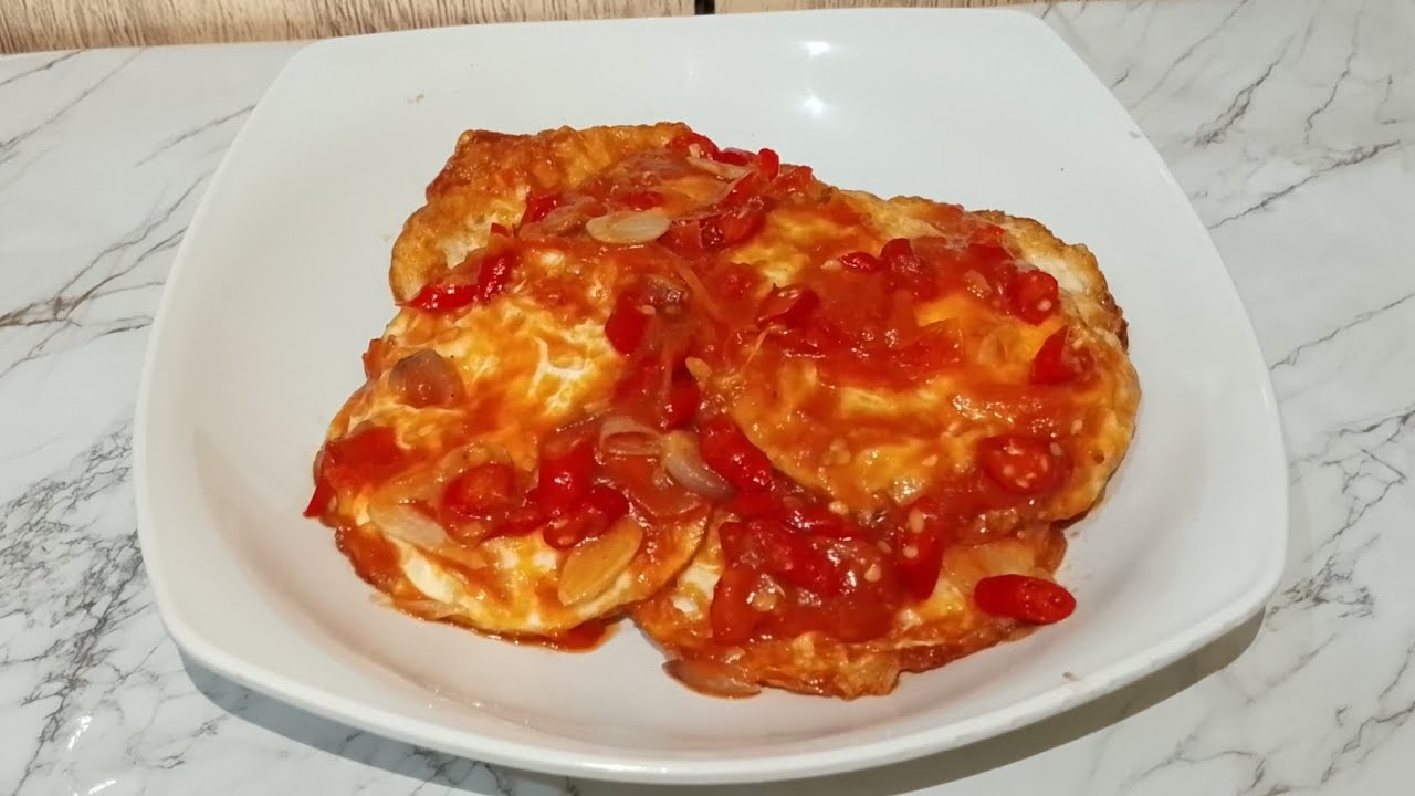 Telur ceplok tanpa bumbu ulek. 