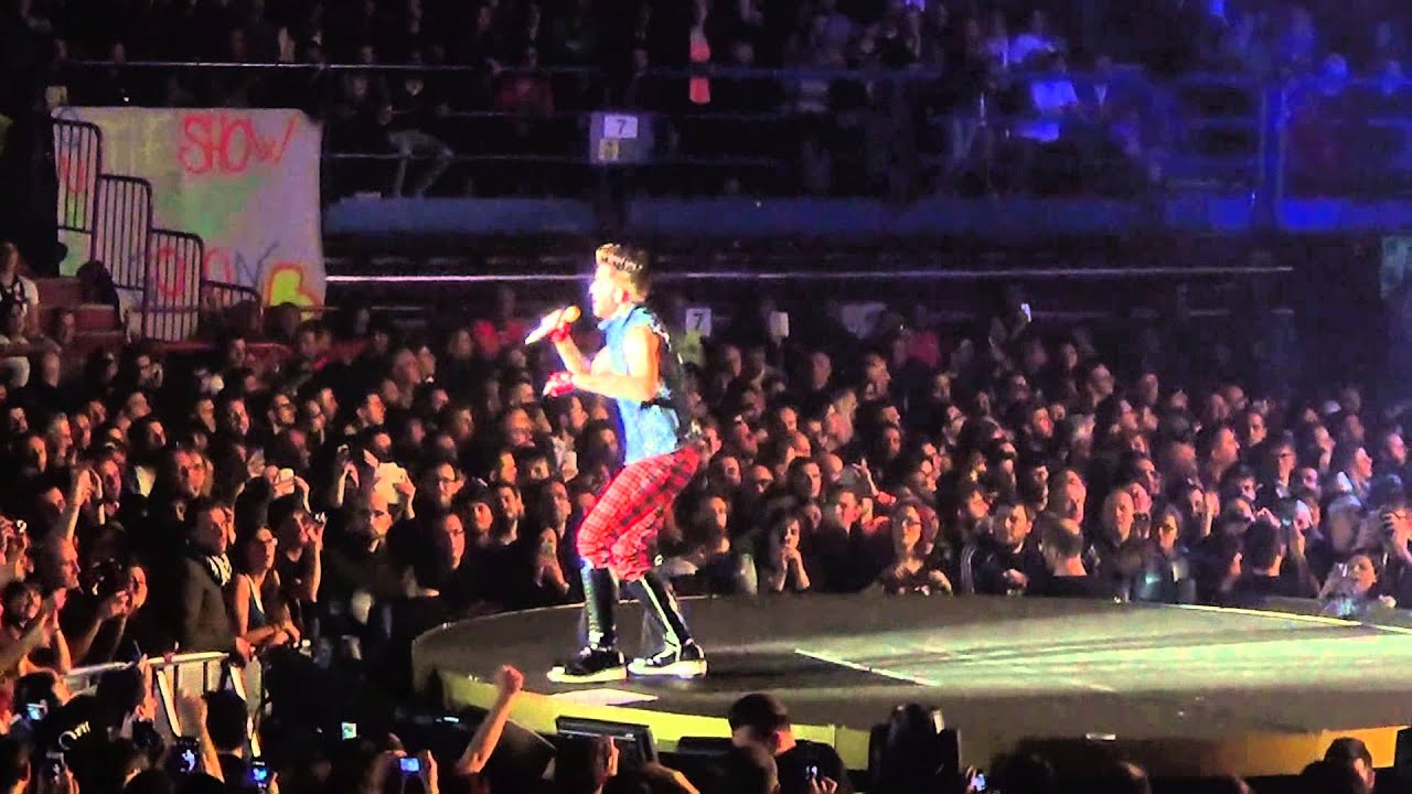 Queen + Adam Lambert - Gimme that love - Milan 10.02.2015