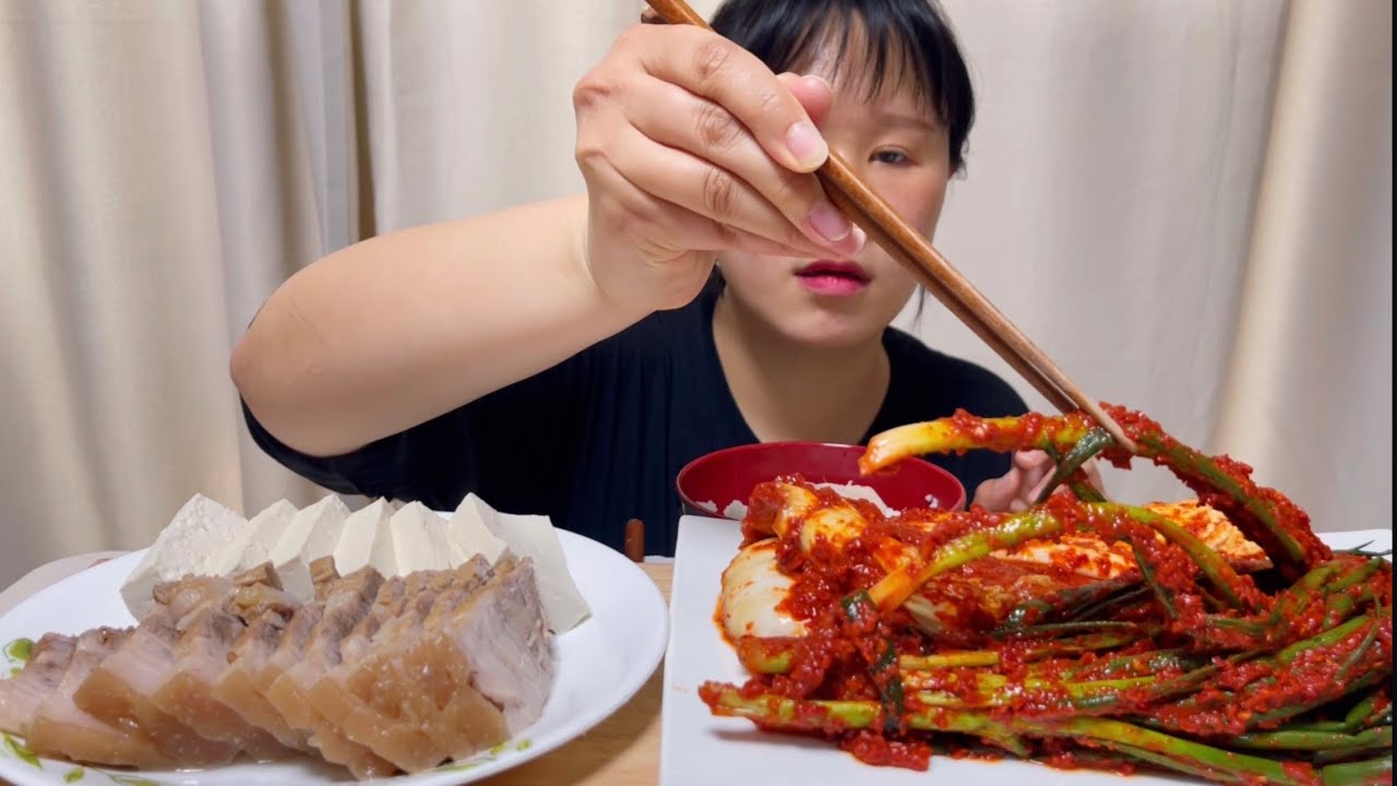 실비김치, 실비파김치&수육 이건 날 미치게해~ 먹방(korean spicy kimchi&Boiled pork belly Mukbang)