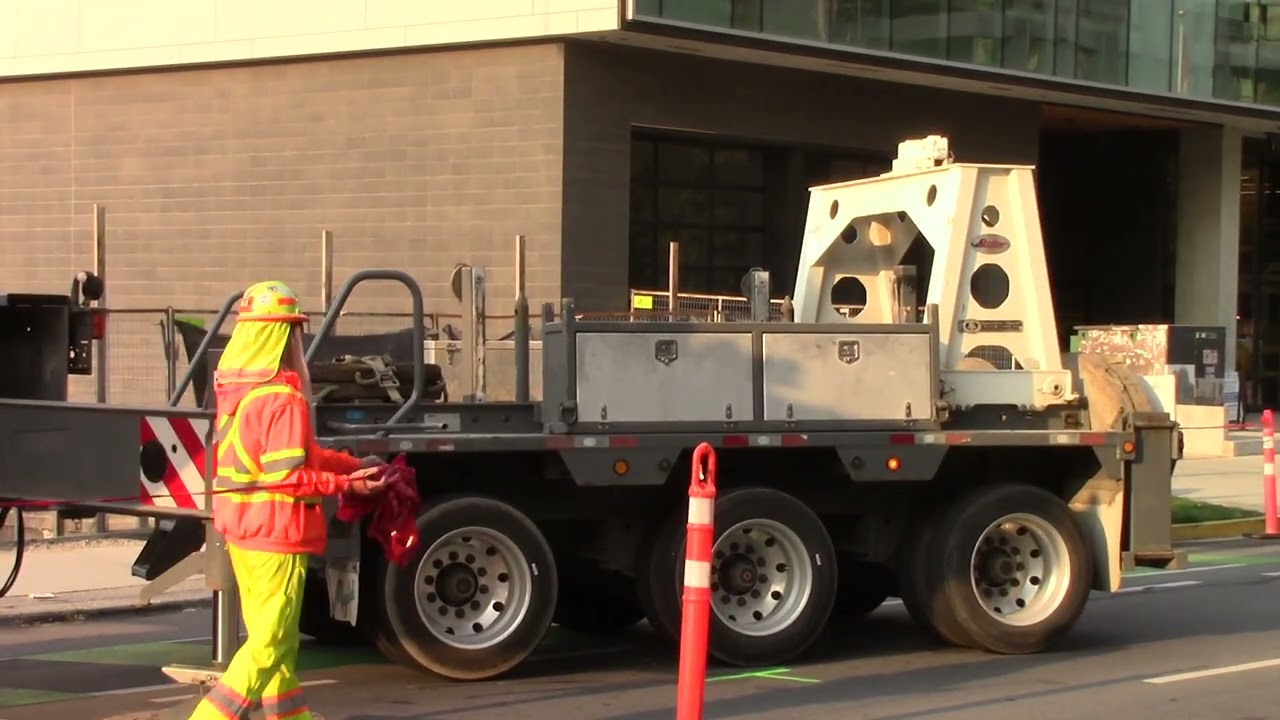 2014 LIEBHERR LTM 1070-4.2, M.R. CRANE SERVICES No. MR 15, Victoria, B.C., September 5, 2025