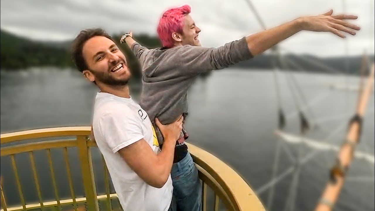 Day 2 in Japan with Sodapoppin: $100 Grapes. Pirate Ship