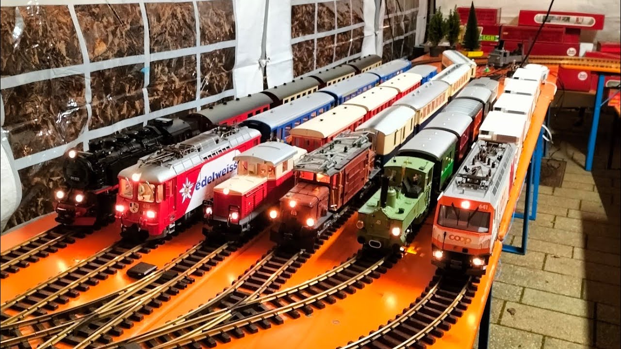 Der 1. Nikolausmarkt in Tailfingen - Leuchtende Augen bei Groß und Klein - eine kleine LGB Anlage