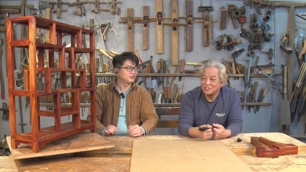 时隔一年远洋回来的船长大富再次拾起榫卯技艺
