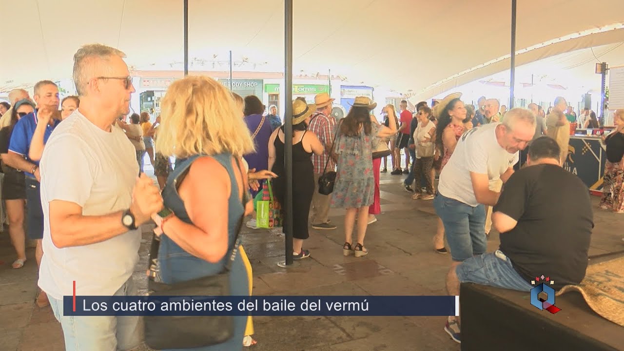 Ciudadrealeños y visitantes disfrutan de los 4 ambientes del Baile del Vermú