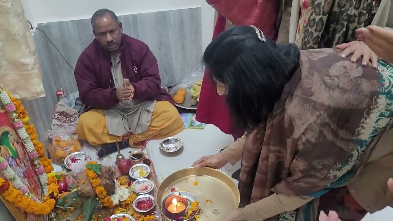 श्री राम कथा  के उपलक्ष्य में पंचांग पीठ पूजा , के बाद आरती  प्रार्थना  ,लाइक करें  , शेयर करें  , 