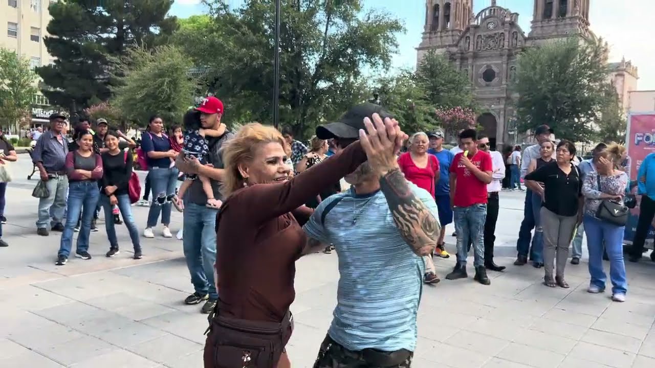 Baile callejero en Chihuahua con @musicalmilagroofficial