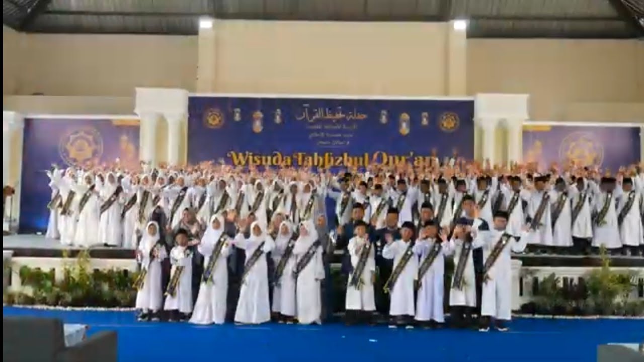 Momen Haru dan Bangga Menyelimuti Prosesi 
