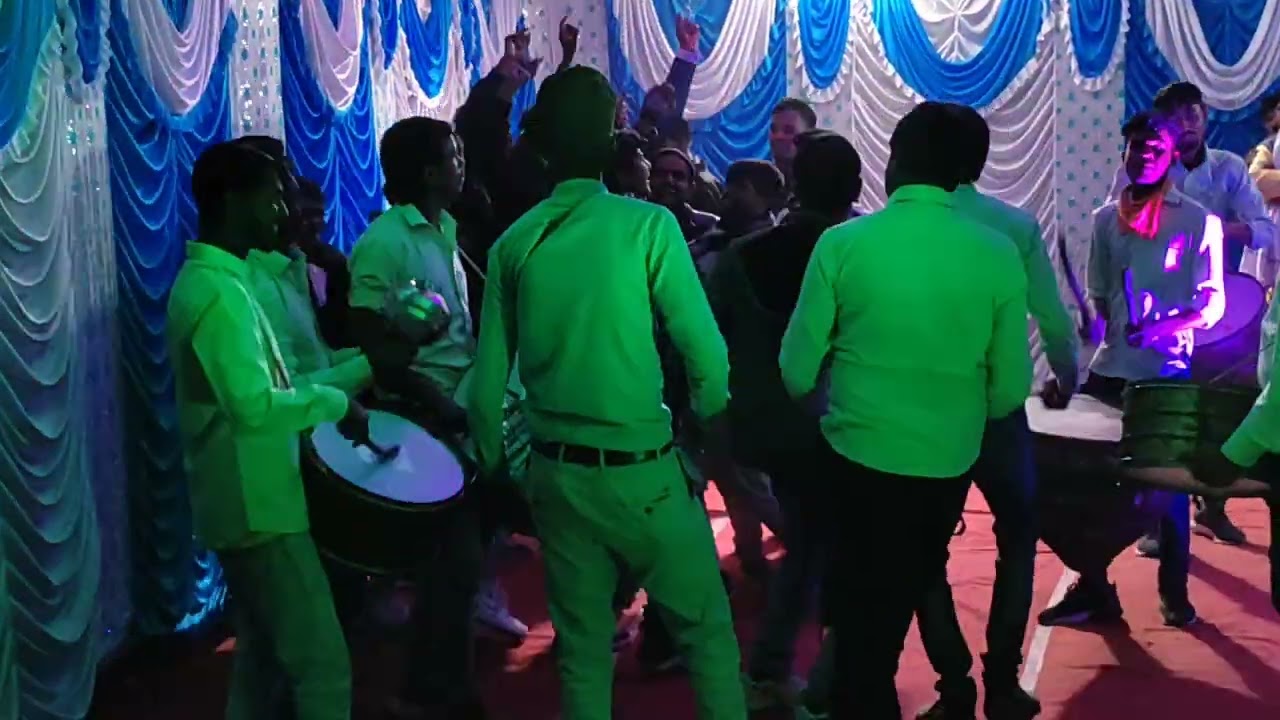 Super Halchal Band Party