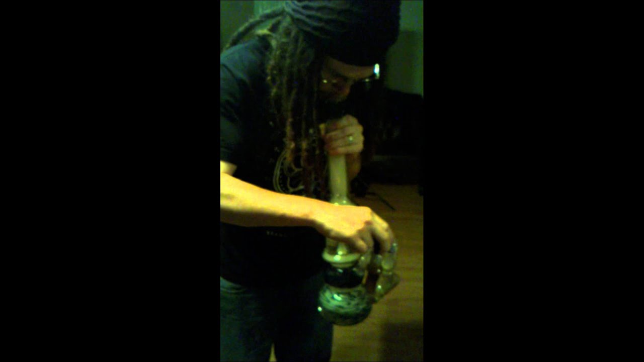 HASH BONG HIT! just in time for 4:20am.