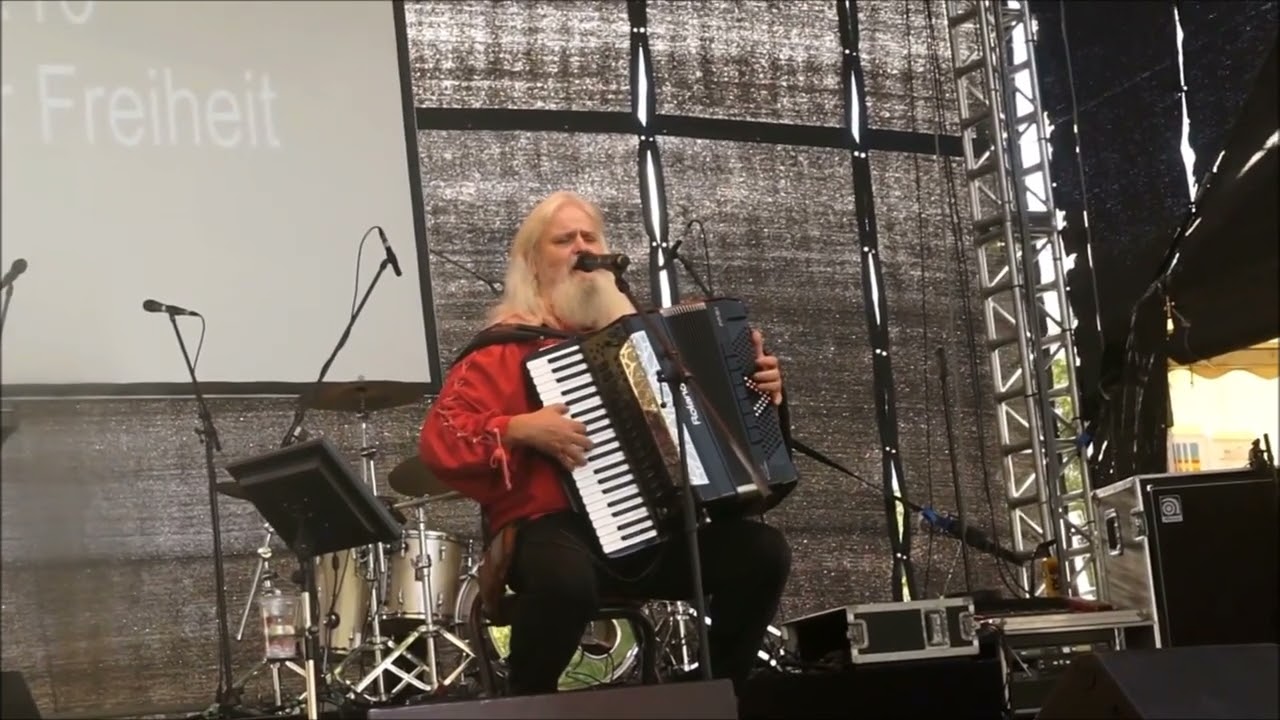 Squeezebox Teddy - An Angel (Kelly family-cover)_ am 3.10.16 auf dem Teltower Stadtfest..