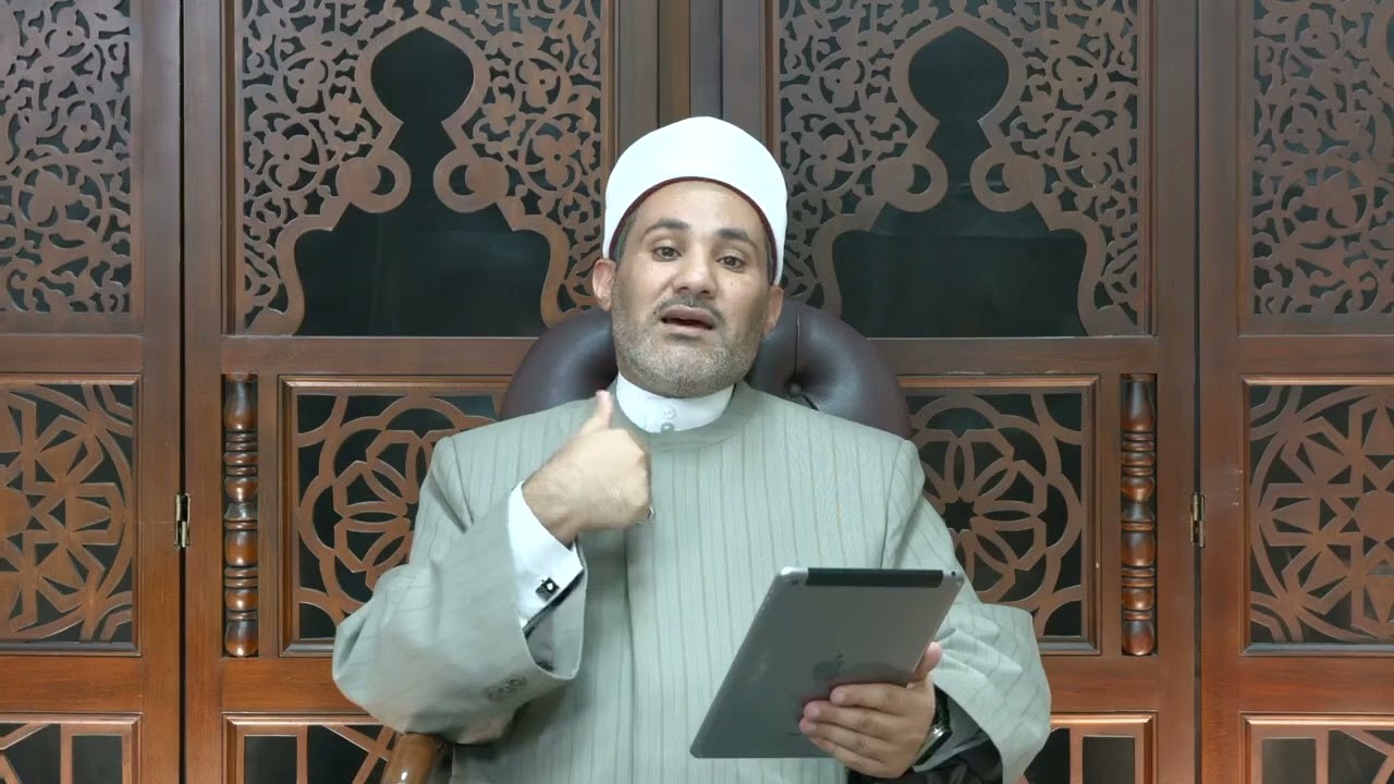 ما حكم ظهور أسفل ذقن المرأة؟