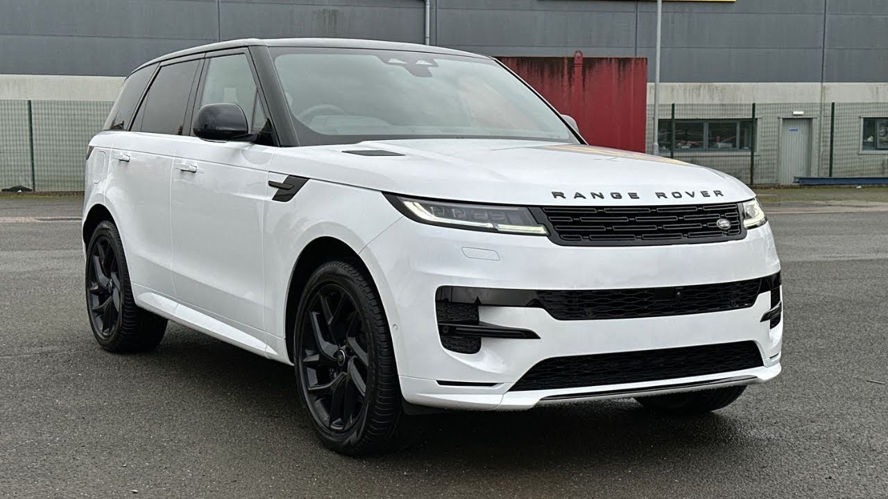 Brand New Range Rover Sport D300 MHEV Dynamic SE 4WD in Ostuni Pearl White | Stafford Land Rover
