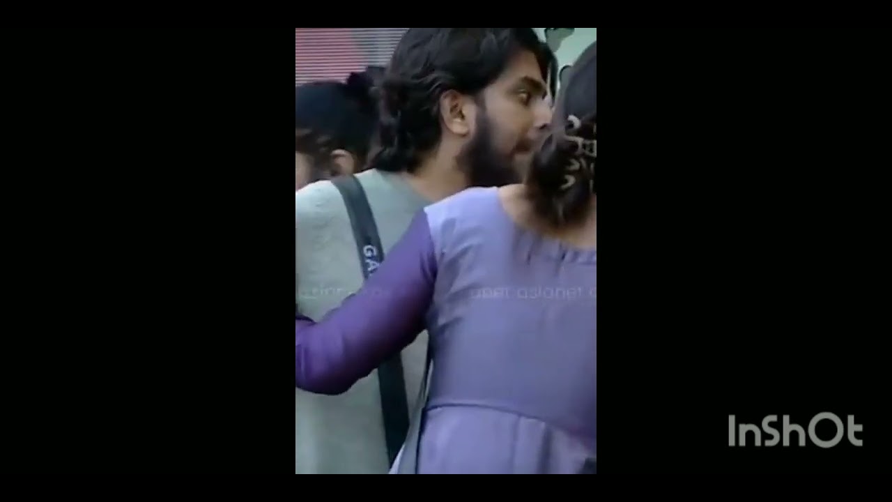 ഒരു വൃത്തിയില്ലാത്ത   ജാസ്മിൻ മൂക്ക് തുടച്ചിട്ട് ചോറിൻ്റെ പാത്രത്തിൽ തന്നെ കൊടയുന്നു. #biggboss