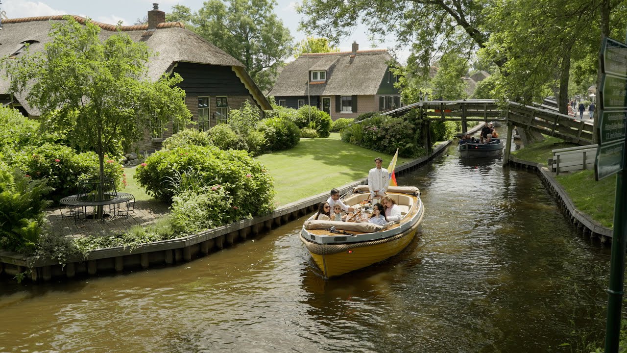 Giethoorn Canals Boats Luxury Private Tours