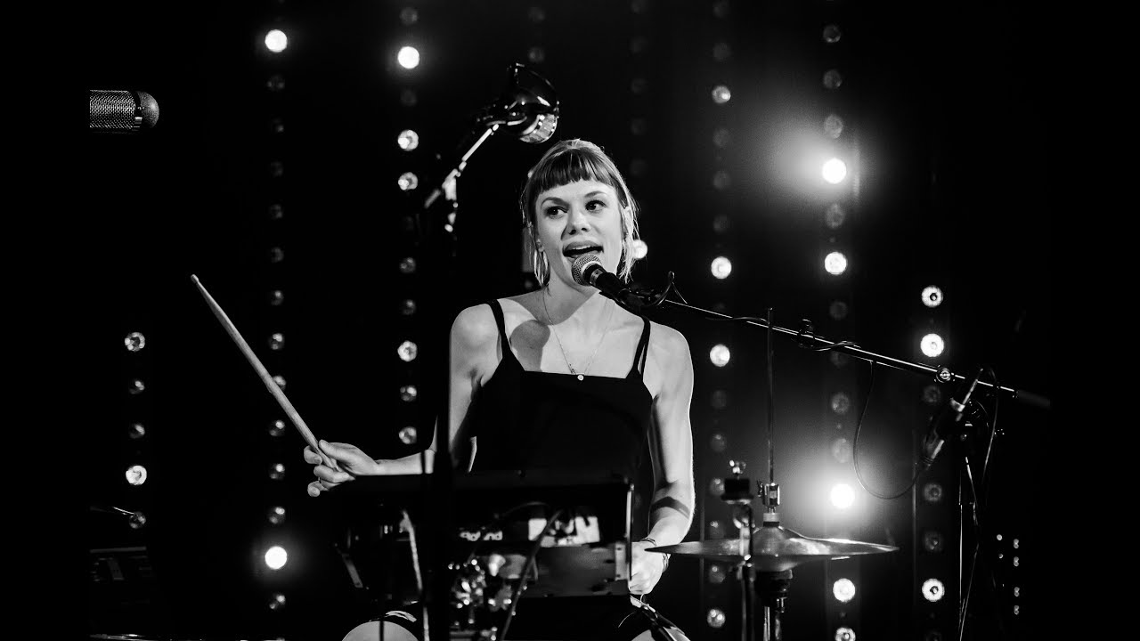TRIXIE WHITLEY - DANDY (LIVE @ RADIO 1 TRIXIE WHITLEY SESSIE)