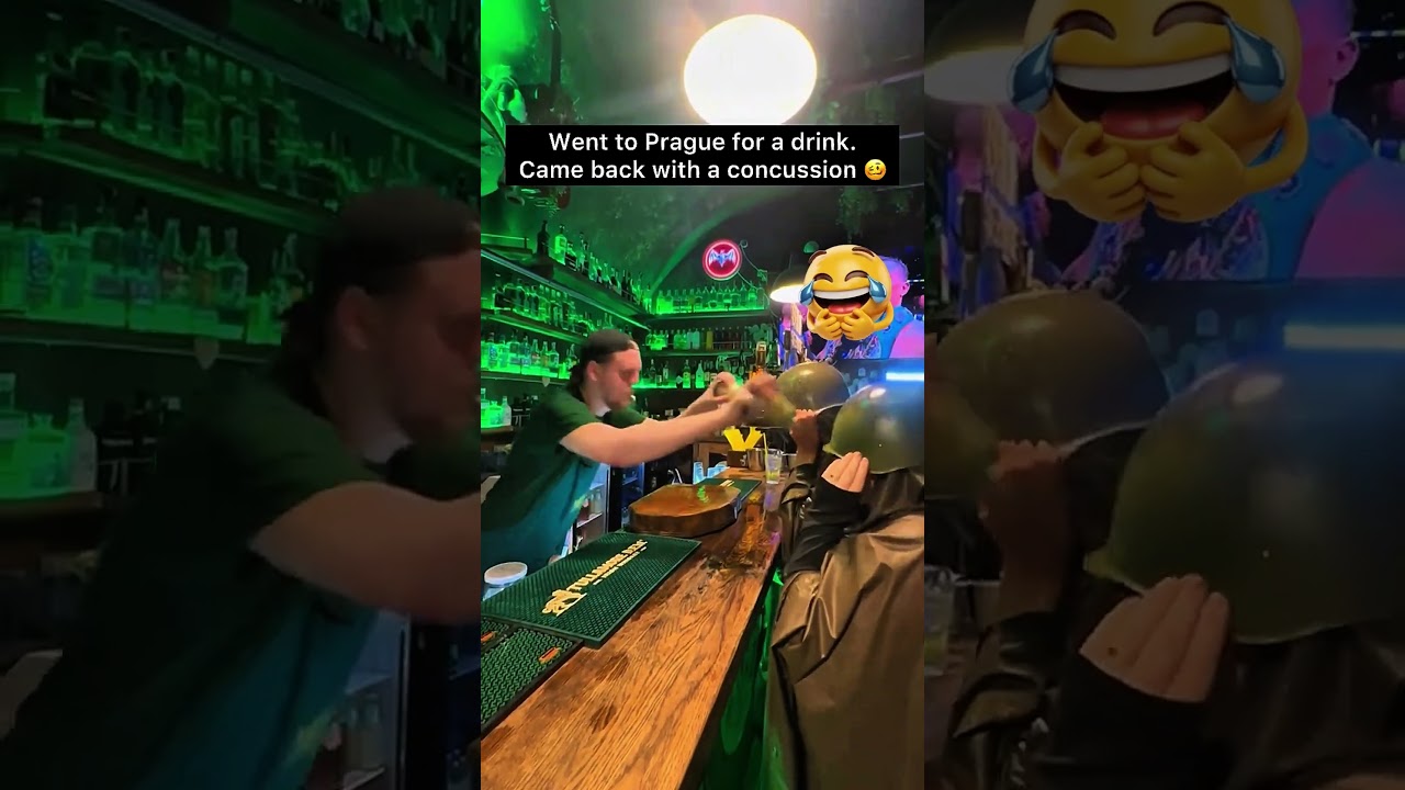 Najbardziej szalony bar w historii: drinki z uderzeniem w kask! 😂🍻🥃#barman #nap&oacute;jalkoholowy