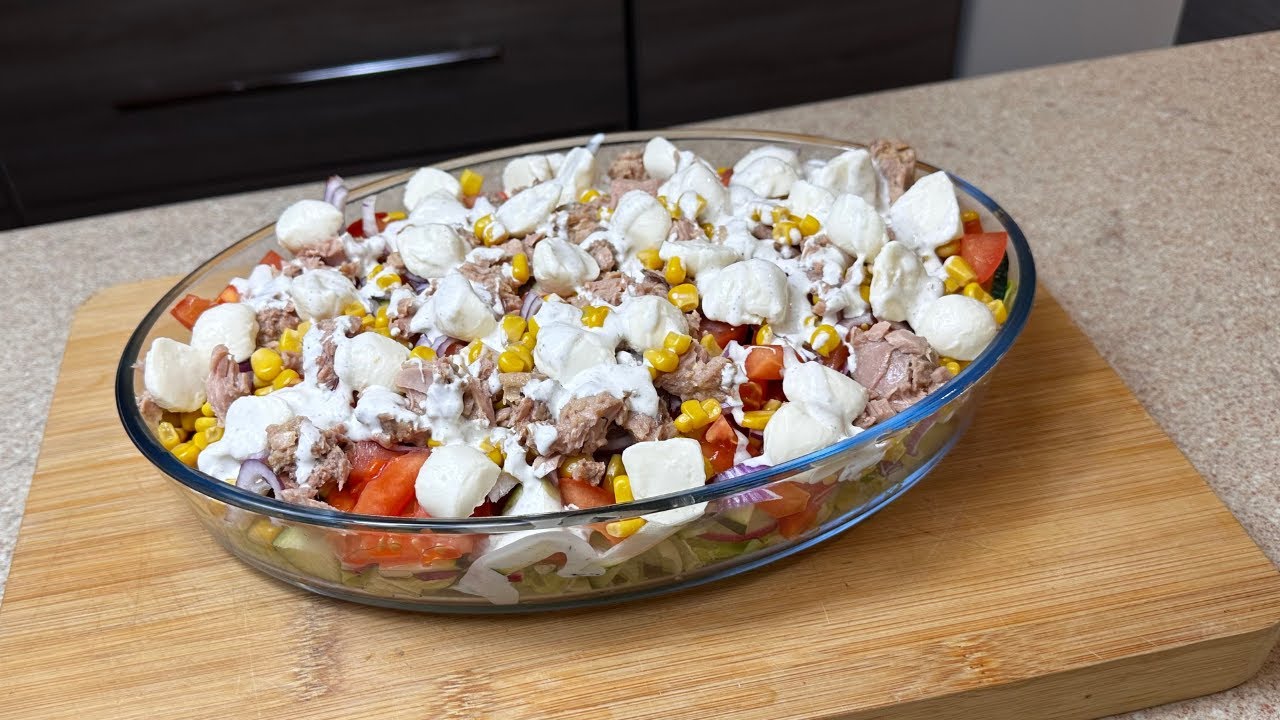 Bardzo zdrowa i szybka sałatka!!! Jest tak pyszna że robię ją dwa razy w tygodniu!!!